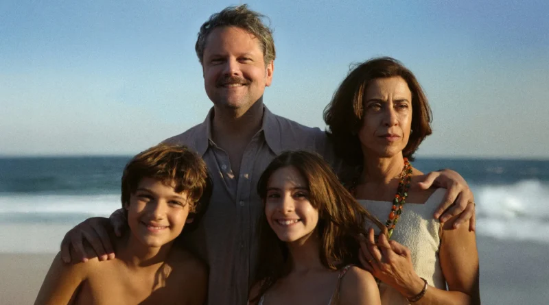 Cena do filme Ainda Estou Aqui mostrando uma família reunida na praia, transmitindo emoção e conexão – Multi Nerdz.