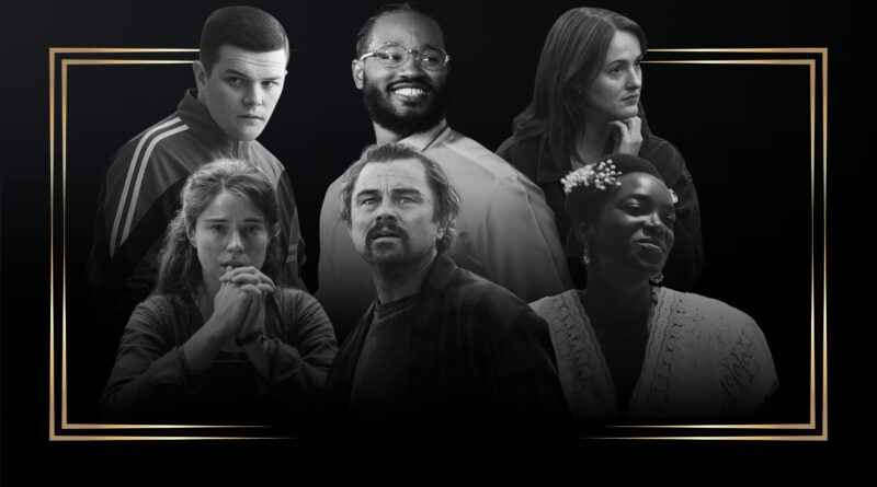 Montagem em tons de preto e branco, envolvida por uma fina moldura dourada retangular sobre um fundo escuro, destacando seis grandes nomes do BAFTA 2026. Na fileira superior, da esquerda para a direita, estão o ator Robert Aramayo vestindo um agasalho esportivo, o diretor Ryan Coogler sorrindo e usando óculos, e a atriz Renate Reinsve com a mão próxima ao queixo. Na fileira inferior, estão a atriz Jessie Buckley com as mãos unidas, o ator Leonardo DiCaprio de bigode olhando levemente para cima, e a atriz Wunmi Mosaku com pequenas flores brancas no cabelo.