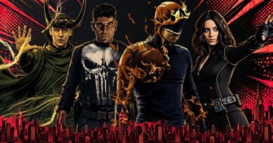 Arte em estilo de quadrinhos usada como capa do texto sobre os 20 melhores episódios de séries da Marvel segundo o IMDb no blog Multi Nerdz. A imagem mostra, da esquerda para a direita, Tom Hiddleston como Loki, com chifres e energia nas mãos; Jon Bernthal como Justiceiro, com uniforme preto e o símbolo de caveira no peito; Charlie Cox como Demolidor, com traje escuro e detalhes avermelhados; e Chloe Bennet como Daisy Johnson, de Agents of S.H.I.E.L.D., em pose de combate. Ao fundo, há uma paisagem urbana em vermelho e preto, com prédios de Nova York e elementos gráficos que reforçam o visual dramático da montagem.
